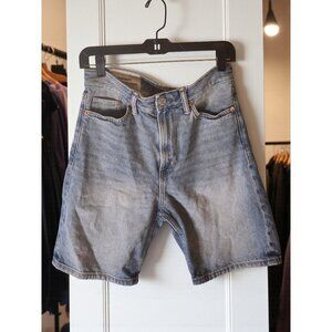 H&M Relaxed Fit Jean Shorts Size 28 – Mid-Wash Vintage Style Denim